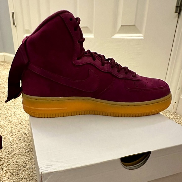Air Force 1 High WB Bordeaux ( GS ) - Picture 4 of 5